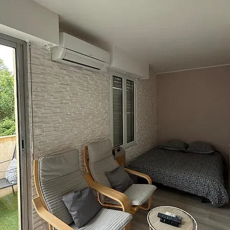 Simple Basic One Bedroom With Pool And Tennis At The Entrance Of Tropez Appartement *