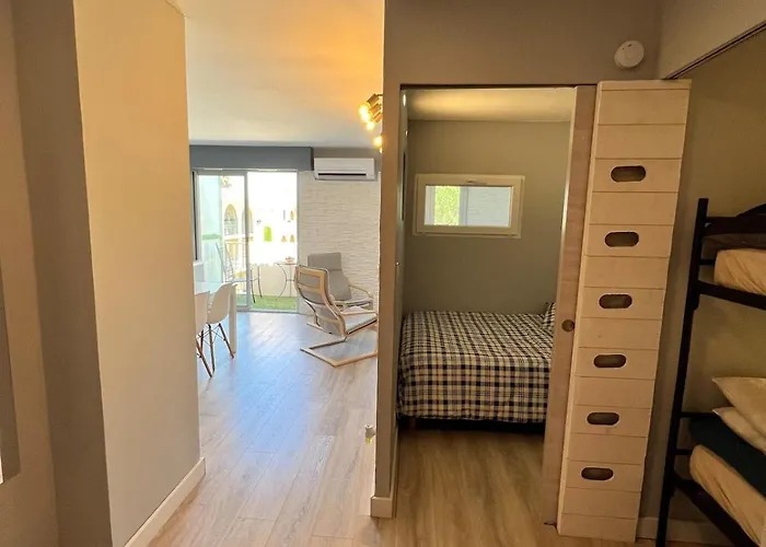 Simple Basic One Bedroom With Pool And Tennis At The Entrance Of Tropez Daire