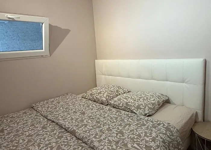 Simple Basic One Bedroom With Pool And Tennis At The Entrance Of Tropez Daire Saint-Tropez